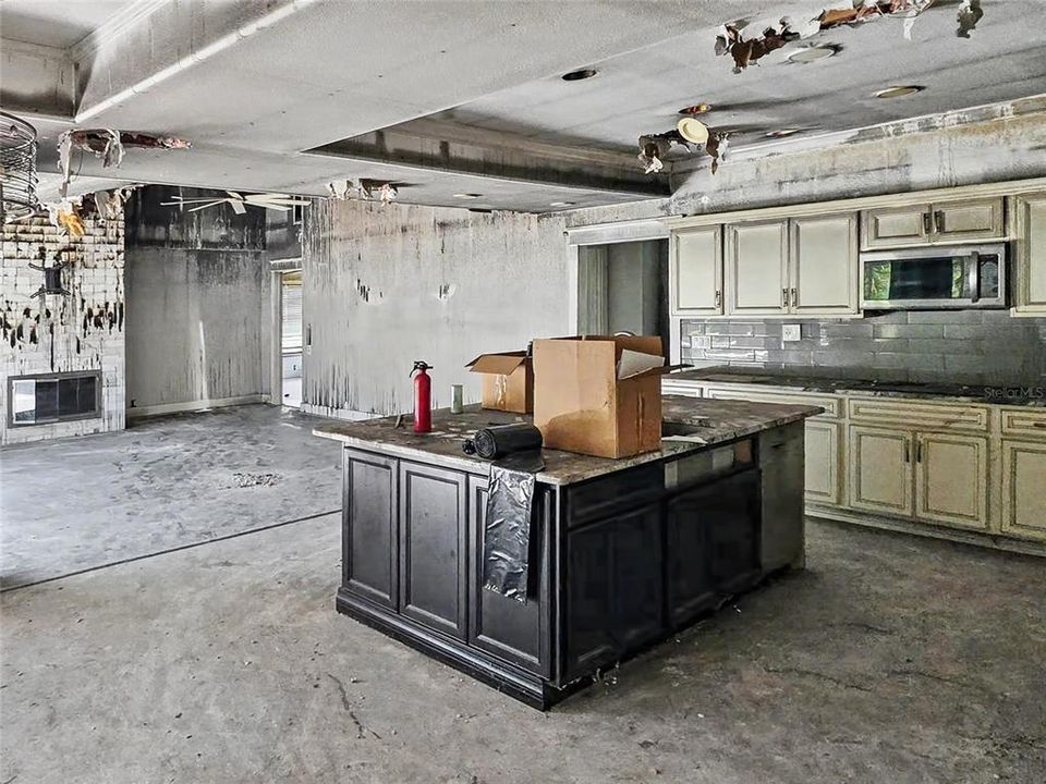 En Venta: $200,000 (4 camas, 3 baños, 3054 Pies cuadrados)