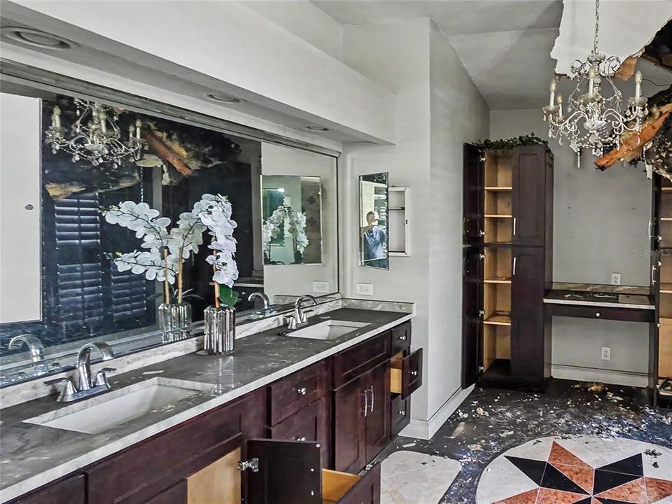 En Venta: $200,000 (4 camas, 3 baños, 3054 Pies cuadrados)