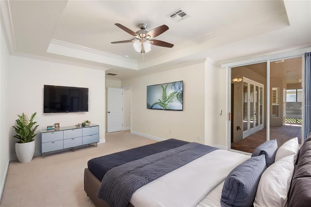 For Sale: $695,500 (5 beds, 3 baths, 3001 Square Feet)