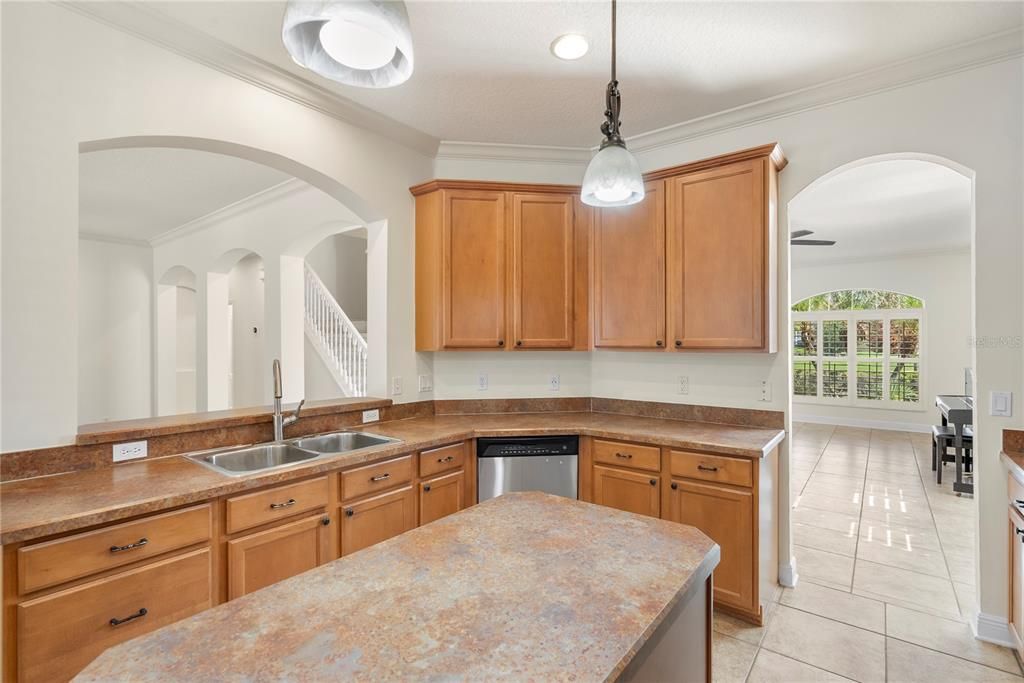 For Sale: $695,500 (5 beds, 3 baths, 3001 Square Feet)
