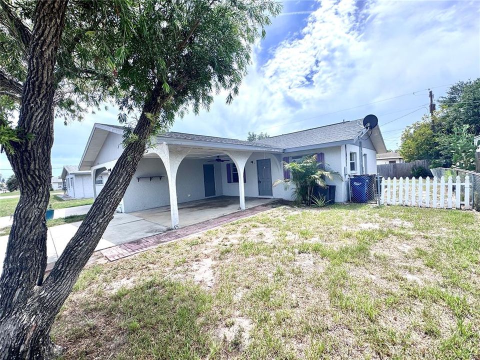 For Rent: $1,695 (2 beds, 2 baths, 840 Square Feet)