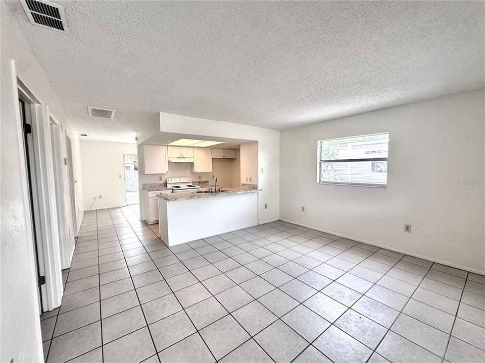 For Rent: $1,695 (2 beds, 2 baths, 840 Square Feet)
