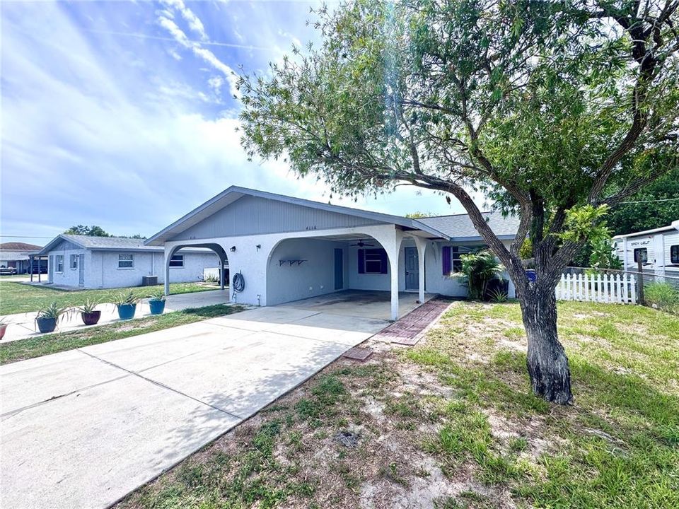 For Rent: $1,695 (2 beds, 2 baths, 840 Square Feet)