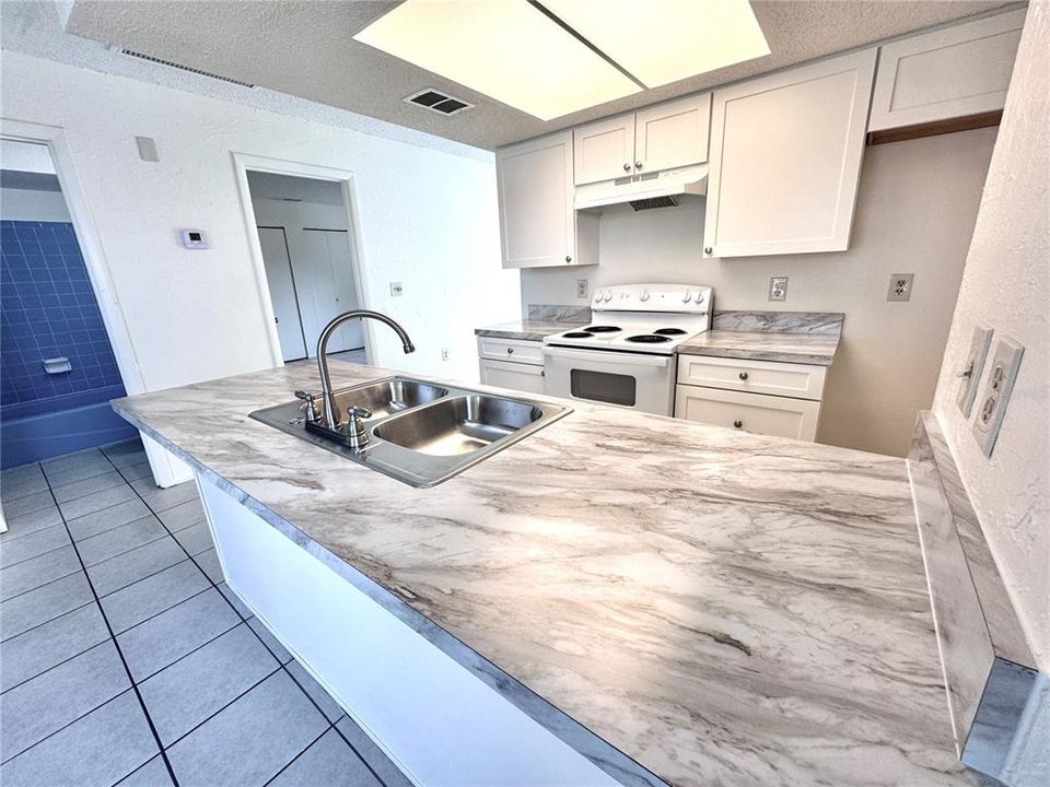 For Rent: $1,695 (2 beds, 2 baths, 840 Square Feet)