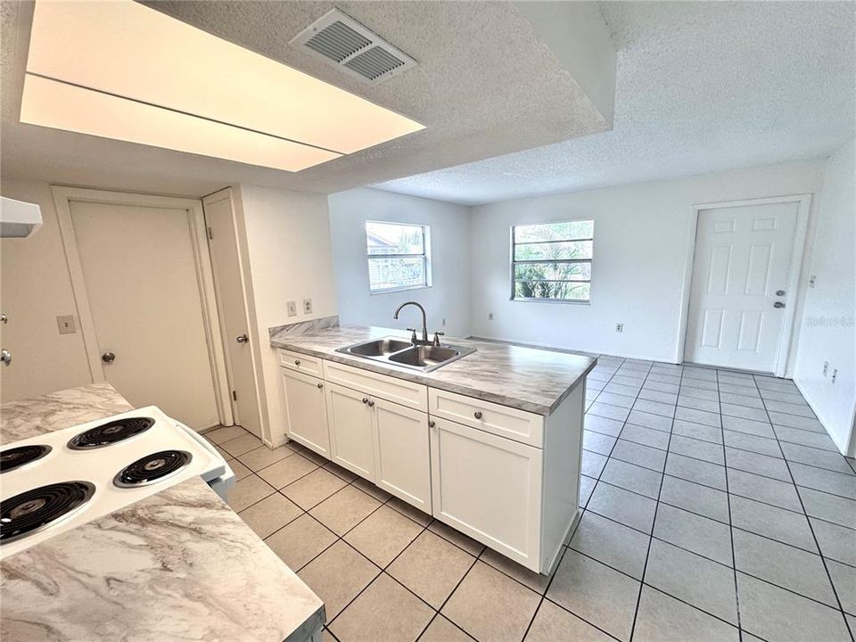 For Rent: $1,695 (2 beds, 2 baths, 840 Square Feet)