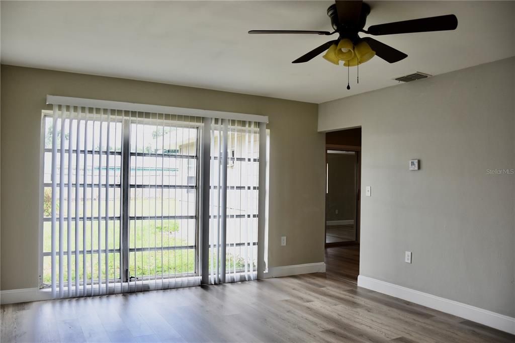 En Venta: $249,900 (3 camas, 2 baños, 1216 Pies cuadrados)