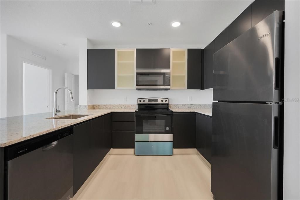 Active With Contract: $1,650 (2 beds, 2 baths, 1023 Square Feet)