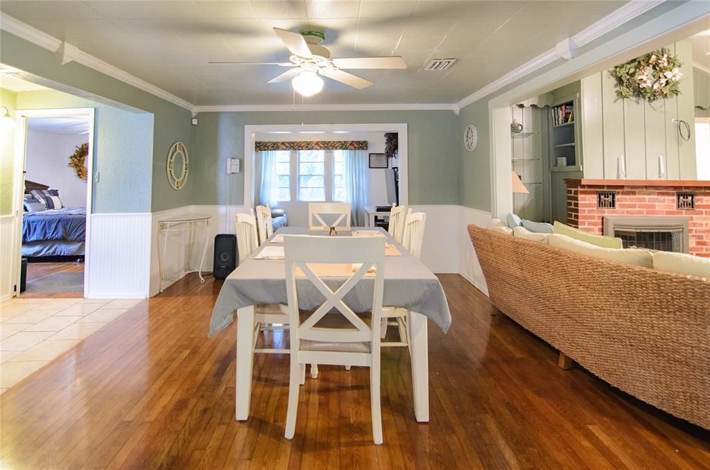 For Sale: $289,900 (3 beds, 2 baths, 1519 Square Feet)