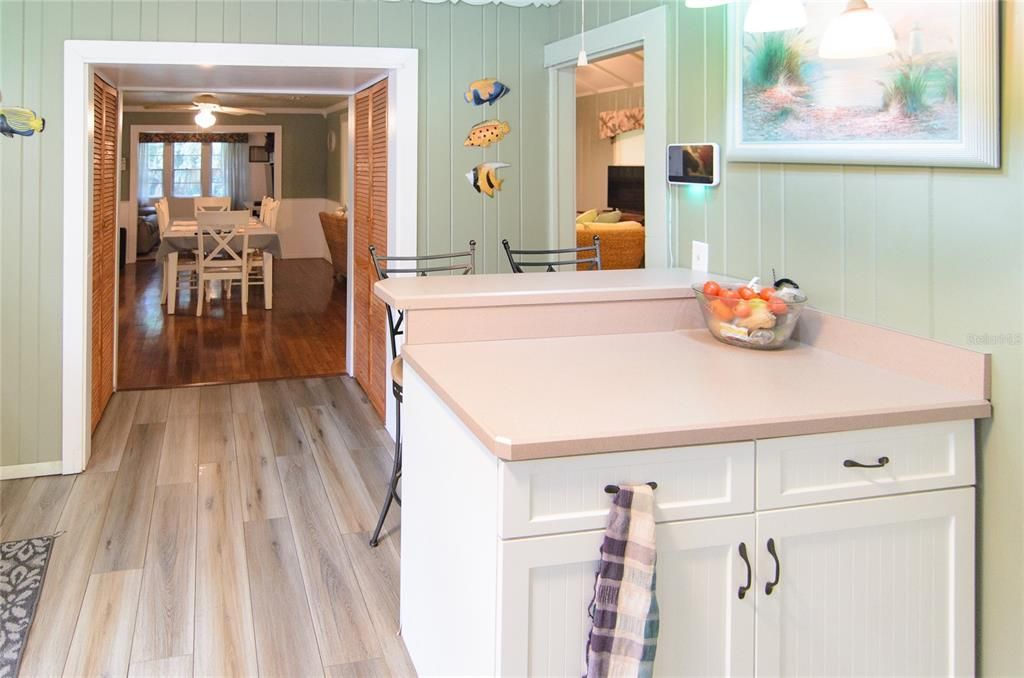 For Sale: $289,900 (3 beds, 2 baths, 1519 Square Feet)