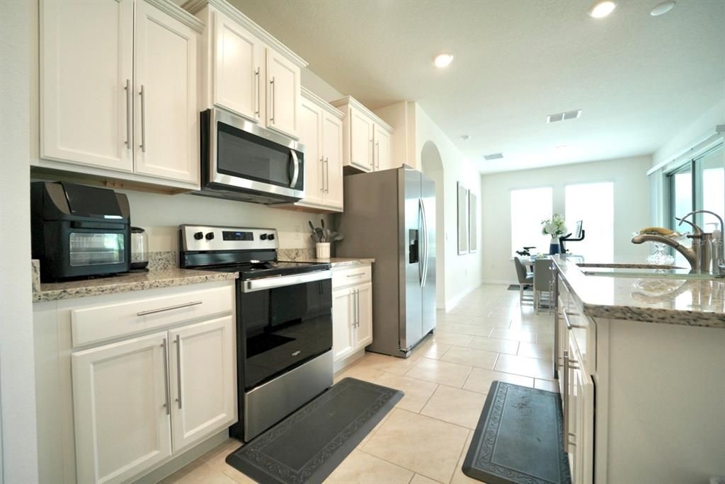 For Sale: $499,000 (4 beds, 3 baths, 2106 Square Feet)