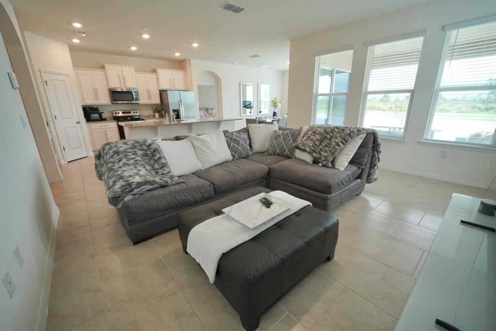 For Sale: $499,000 (4 beds, 3 baths, 2106 Square Feet)