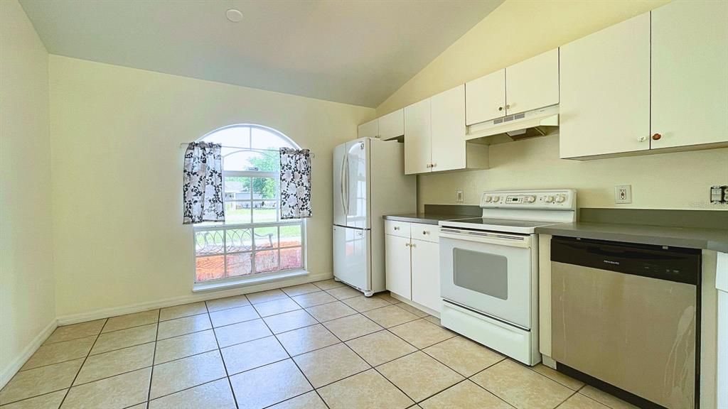 For Sale: $234,950 (3 beds, 2 baths, 1229 Square Feet)
