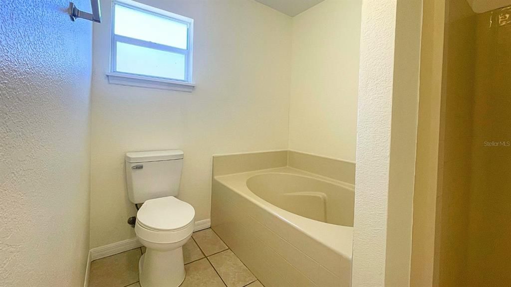 For Sale: $234,950 (3 beds, 2 baths, 1229 Square Feet)