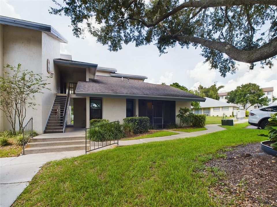 For Sale: $149,900 (1 beds, 1 baths, 666 Square Feet)