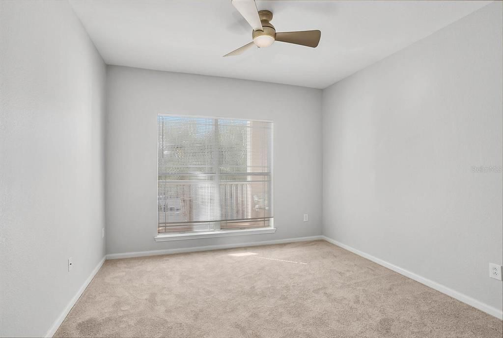 For Sale: $140,000 (1 beds, 1 baths, 660 Square Feet)