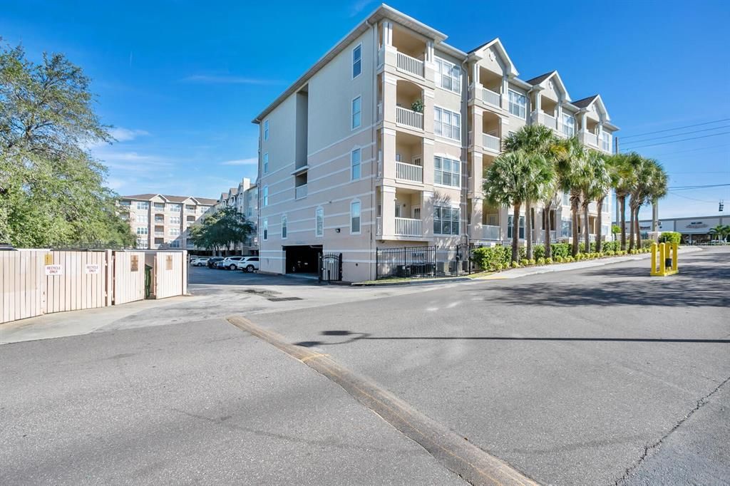 For Sale: $140,000 (1 beds, 1 baths, 660 Square Feet)