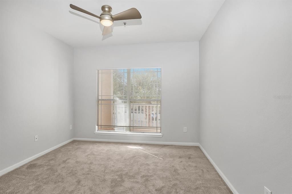 For Sale: $140,000 (1 beds, 1 baths, 660 Square Feet)