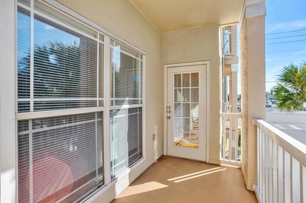 For Sale: $140,000 (1 beds, 1 baths, 660 Square Feet)