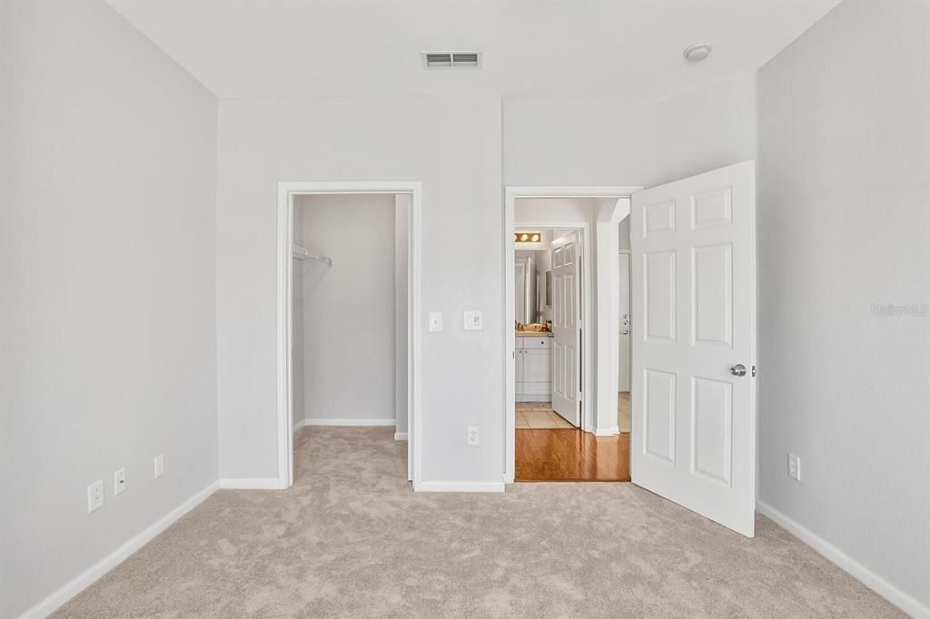 For Sale: $140,000 (1 beds, 1 baths, 660 Square Feet)