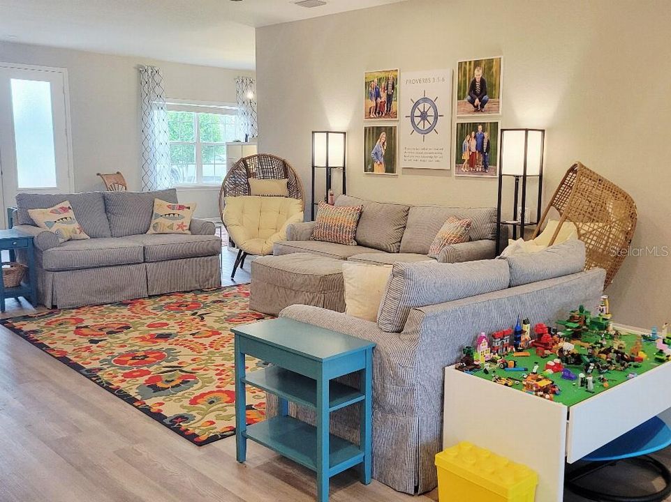 For Sale: $487,500 (4 beds, 3 baths, 2320 Square Feet)
