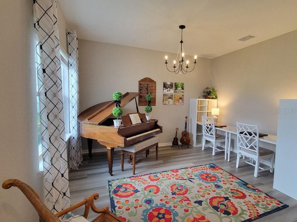 For Sale: $487,500 (4 beds, 3 baths, 2320 Square Feet)