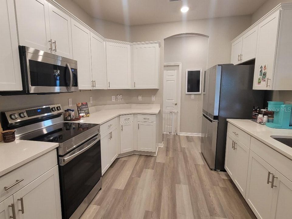 For Sale: $487,500 (4 beds, 3 baths, 2320 Square Feet)
