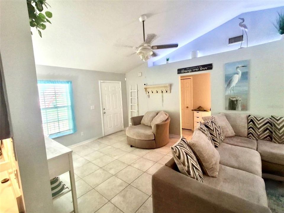 For Sale: $485,000 (3 beds, 2 baths, 1418 Square Feet)