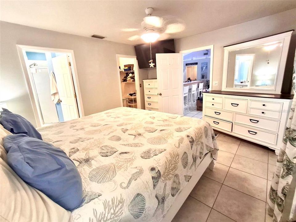 For Sale: $485,000 (3 beds, 2 baths, 1418 Square Feet)