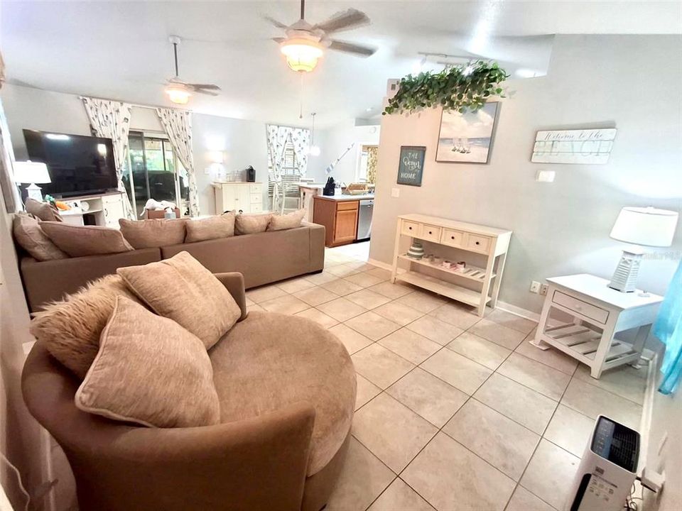 For Sale: $485,000 (3 beds, 2 baths, 1418 Square Feet)