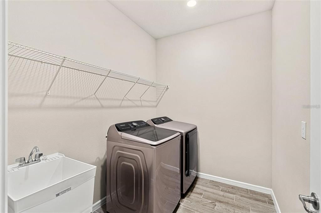 En Renta: $2,600 (3 camas, 2 baños, 2144 Pies cuadrados)