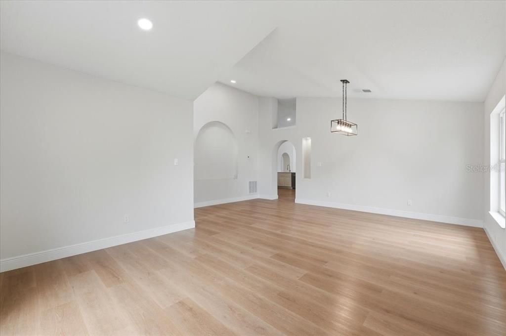For Sale: $489,900 (3 beds, 2 baths, 1822 Square Feet)