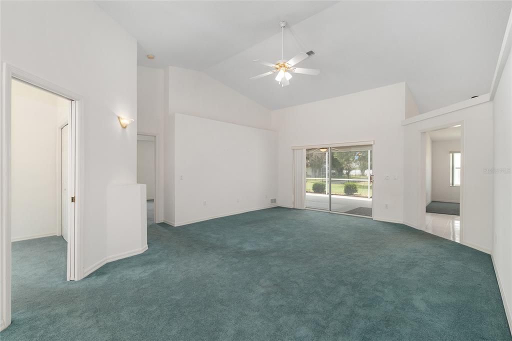 En Venta: $340,000 (4 camas, 2 baños, 2537 Pies cuadrados)
