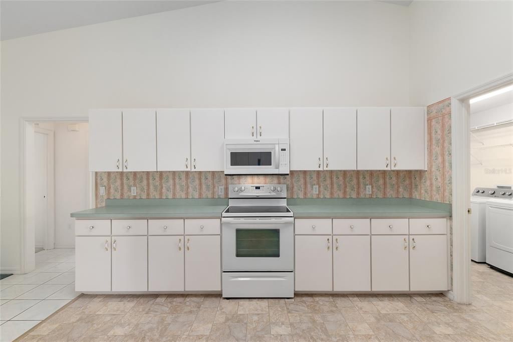 En Venta: $340,000 (4 camas, 2 baños, 2537 Pies cuadrados)