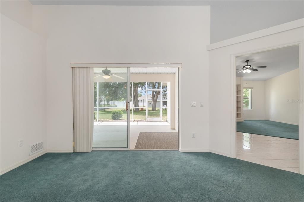 En Venta: $340,000 (4 camas, 2 baños, 2537 Pies cuadrados)