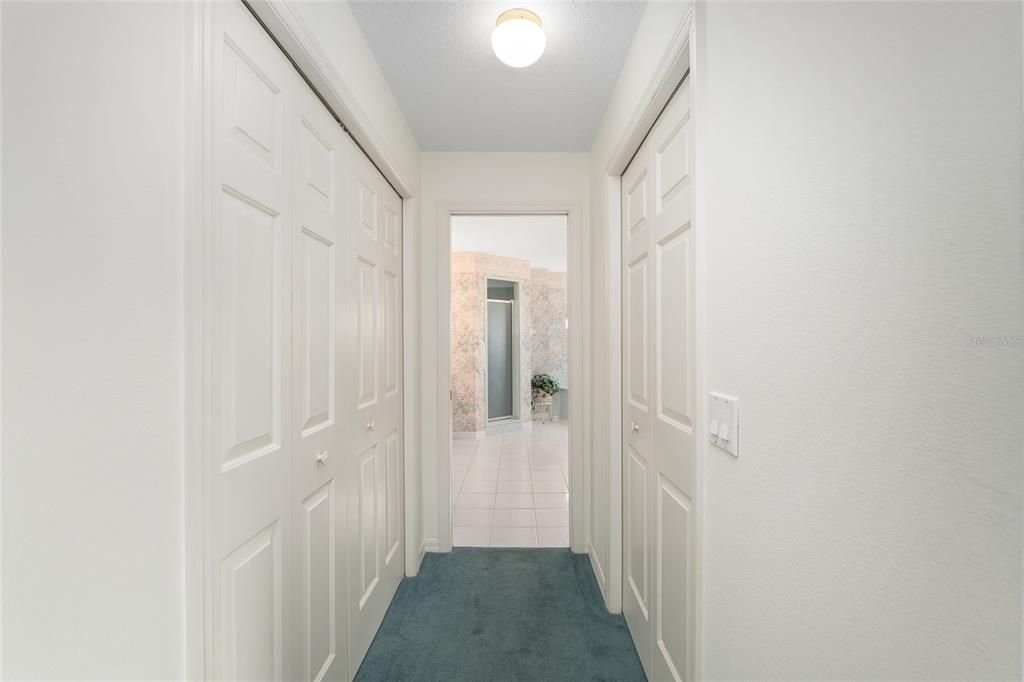 En Venta: $340,000 (4 camas, 2 baños, 2537 Pies cuadrados)