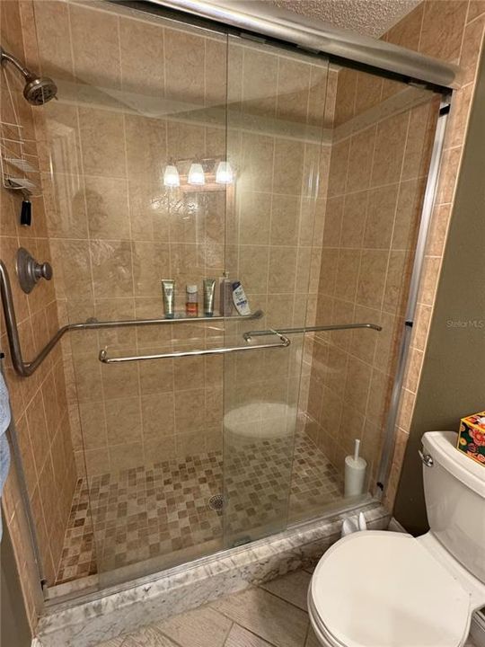 На продажу: $299,900 (2 спален, 2 ванн, 1145 Квадратных фут)