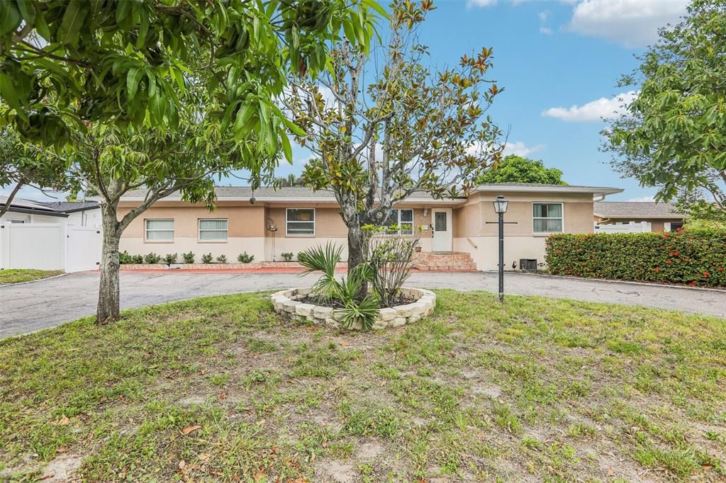 For Sale: $564,000 (4 beds, 2 baths, 2029 Square Feet)