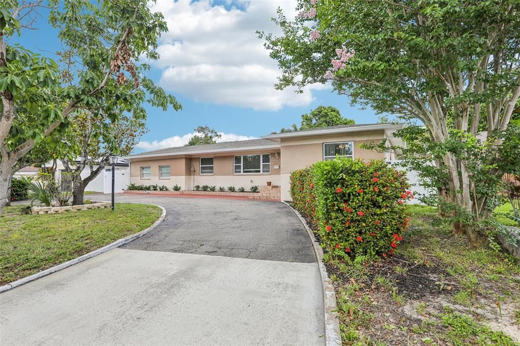 For Sale: $564,000 (4 beds, 2 baths, 2029 Square Feet)