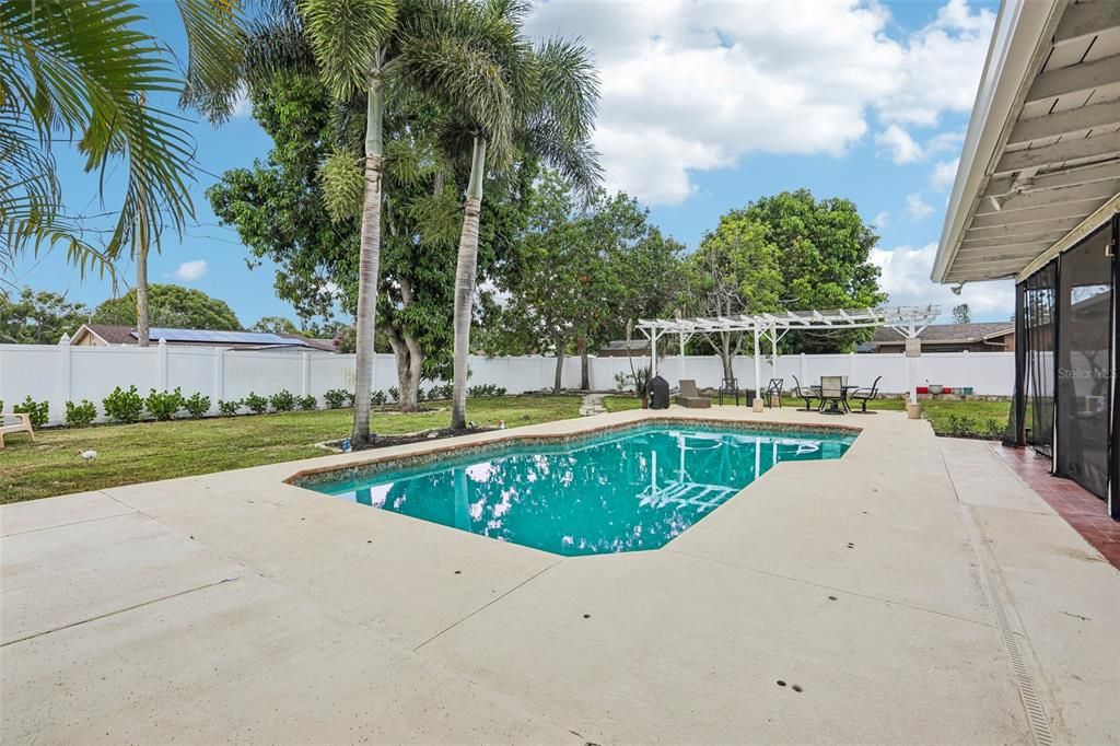 For Sale: $564,000 (4 beds, 2 baths, 2029 Square Feet)