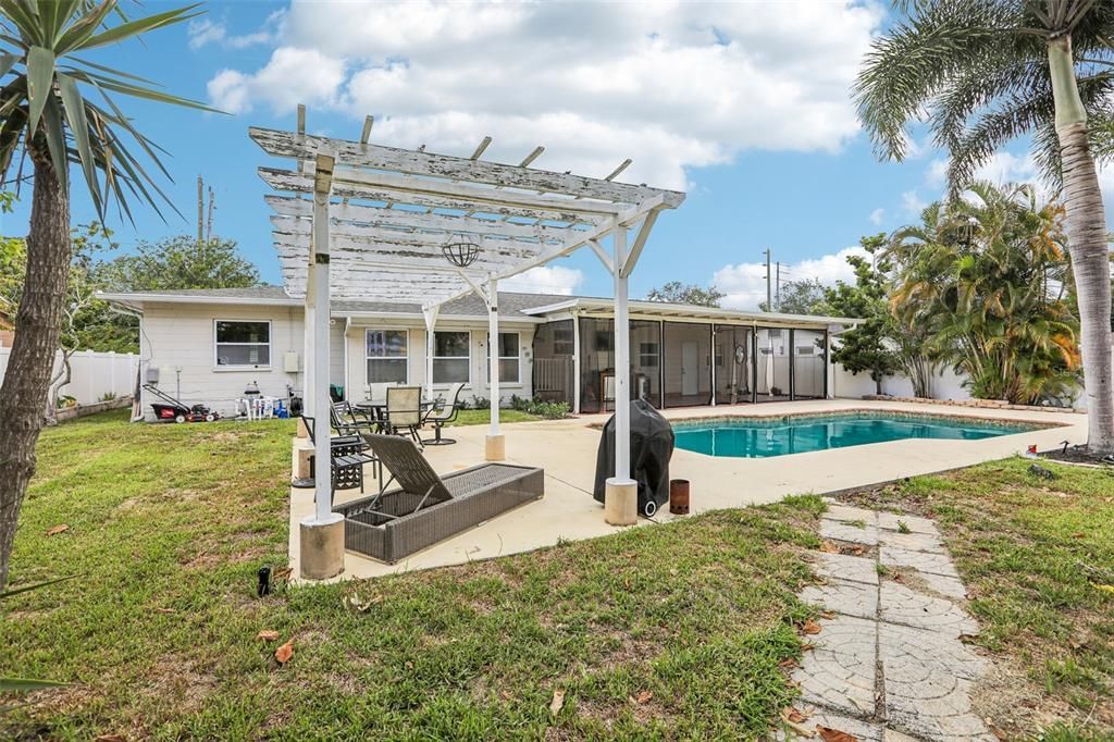 For Sale: $564,000 (4 beds, 2 baths, 2029 Square Feet)