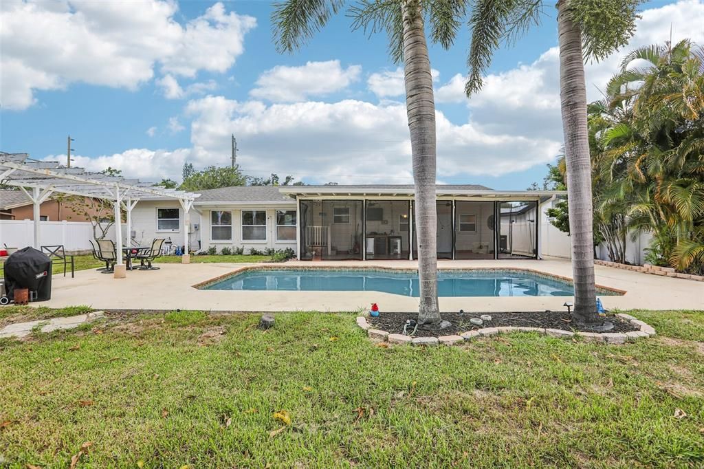 For Sale: $564,000 (4 beds, 2 baths, 2029 Square Feet)