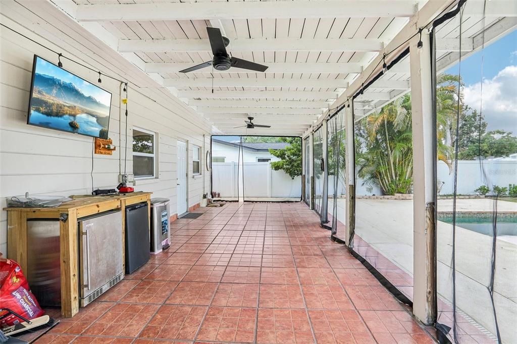 For Sale: $564,000 (4 beds, 2 baths, 2029 Square Feet)