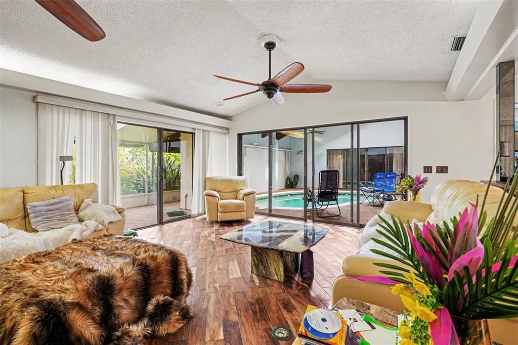 En Venta: $800,000 (3 camas, 3 baños, 4808 Pies cuadrados)