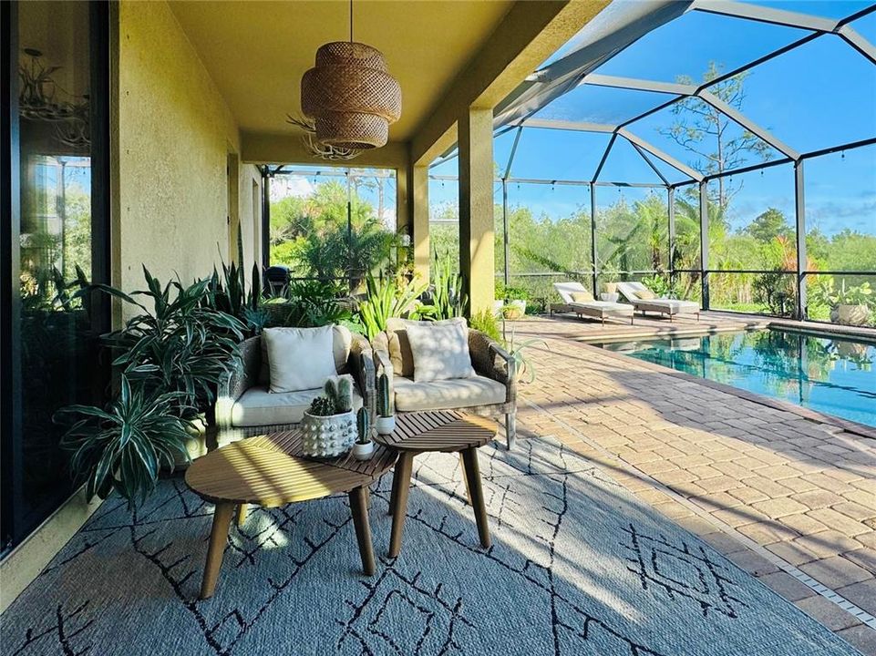 For Sale: $1,095,000 (6 beds, 4 baths, 3904 Square Feet)