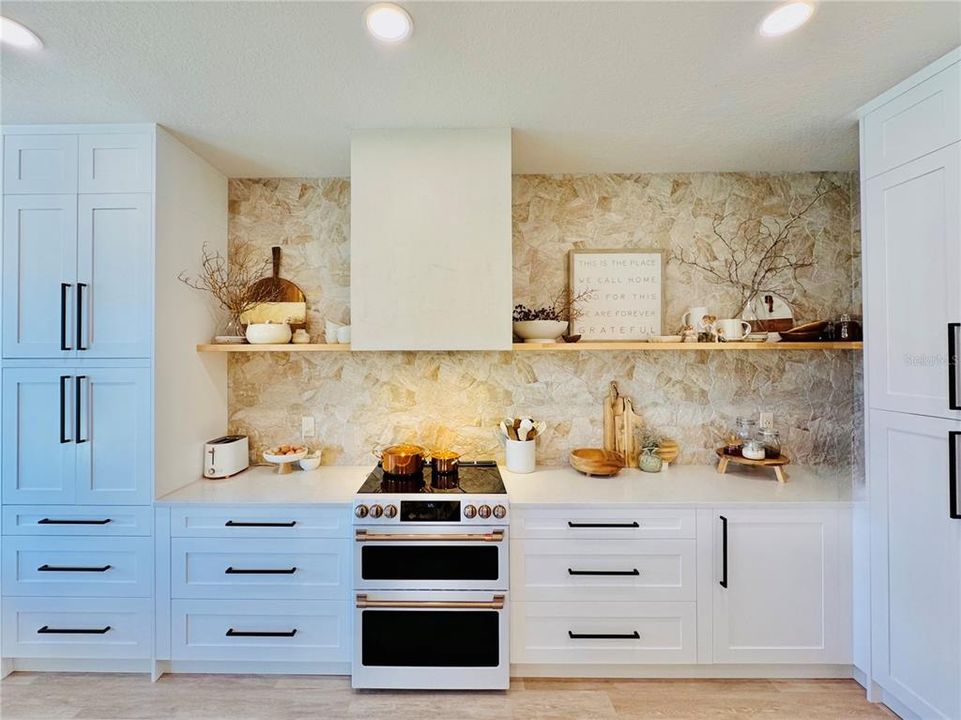 For Sale: $1,095,000 (6 beds, 4 baths, 3904 Square Feet)