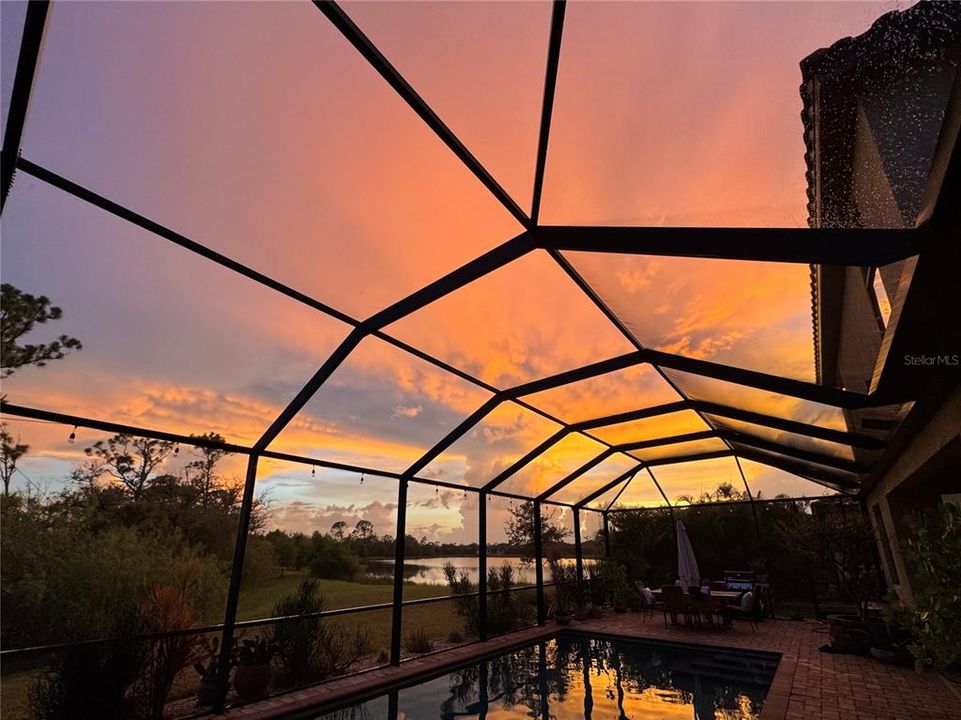 For Sale: $1,095,000 (6 beds, 4 baths, 3904 Square Feet)