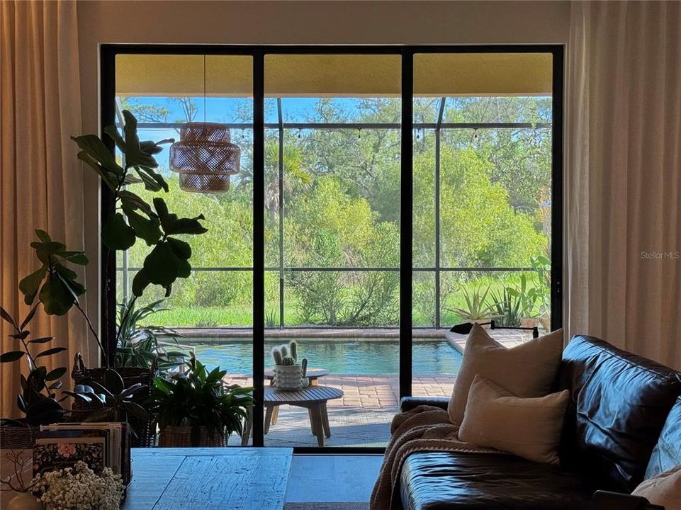 For Sale: $1,095,000 (6 beds, 4 baths, 3904 Square Feet)