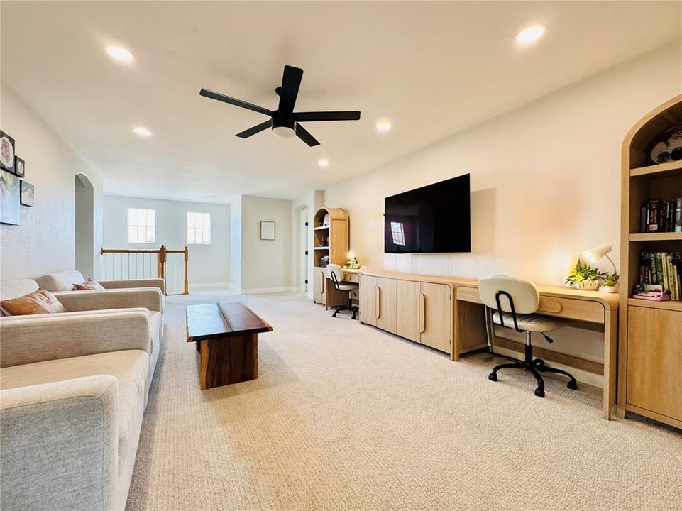 For Sale: $1,095,000 (6 beds, 4 baths, 3904 Square Feet)
