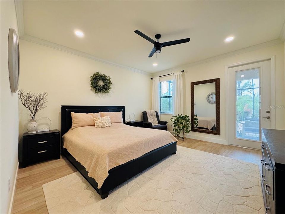 For Sale: $1,095,000 (6 beds, 4 baths, 3904 Square Feet)