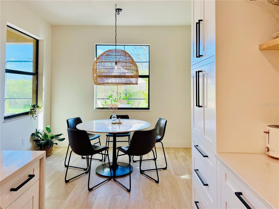 For Sale: $1,095,000 (6 beds, 4 baths, 3904 Square Feet)